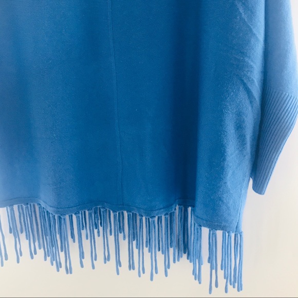 Draper’s & Damon’s Powder Blue Asymmetrical Fringe - Picture 9 of 9